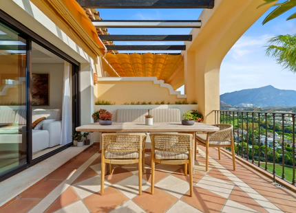 ÁTICO DE LUJO CON VISTAS PANORÁMICAS AL MAR Y LA MONTAÑA EN LA QUINTA