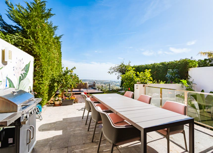 CASA ADOSADA DE ESTILO LOFT CON VISTAS ABIERTAS EN VENTA EN MARBELLA VIEWS, BENAHAVÍS
