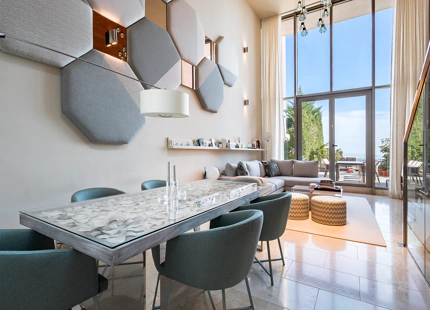 CASA ADOSADA DE ESTILO LOFT CON VISTAS ABIERTAS EN VENTA EN MARBELLA VIEWS, BENAHAVÍS
