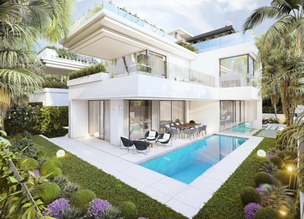 VILLA EN SEGUNDA LÍNEA DE PLAYA EN VENTA CERCA DE PUERTO BANÚS, EN LA MILLA DE ORO DE MARBELLA