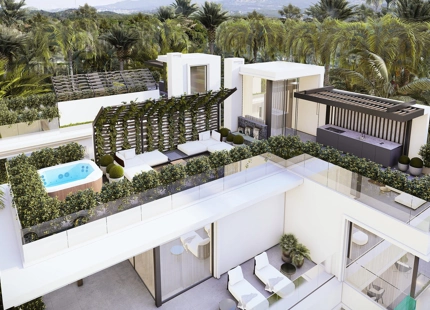 VILLA EN SEGUNDA LÍNEA DE PLAYA EN VENTA CERCA DE PUERTO BANÚS, EN LA MILLA DE ORO DE MARBELLA