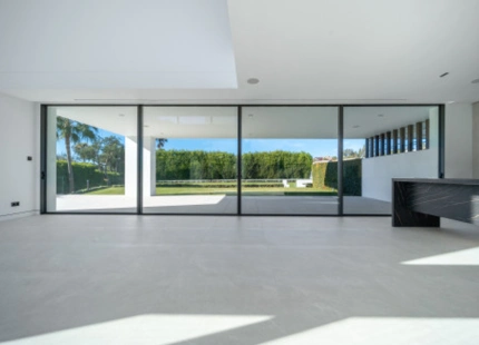 EXCEPCIONAL VILLA PAREADA EN VENTA EN LA MILLA DE ORO DE MARBELLA