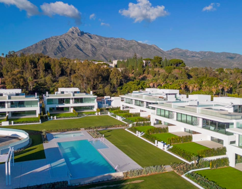 Villa Pareada en venta en Marbella Golden Mile