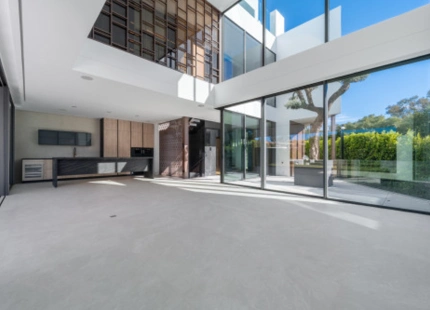 EXCEPCIONAL VILLA PAREADA EN VENTA EN LA MILLA DE ORO DE MARBELLA