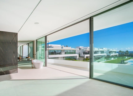 EXCEPCIONAL VILLA PAREADA EN VENTA EN LA MILLA DE ORO DE MARBELLA