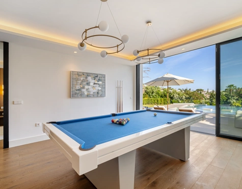Villa en venta en Los Naranjos, Nueva Andalucia