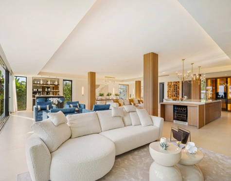 Villa en venta en Los Naranjos, Nueva Andalucia