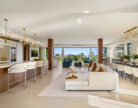 Villa en venta en Los Naranjos, Nueva Andalucia