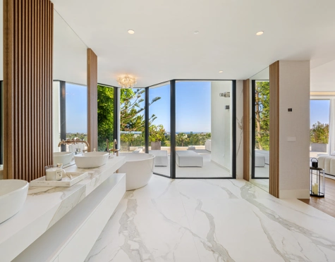 Villa en venta en Los Naranjos, Nueva Andalucia