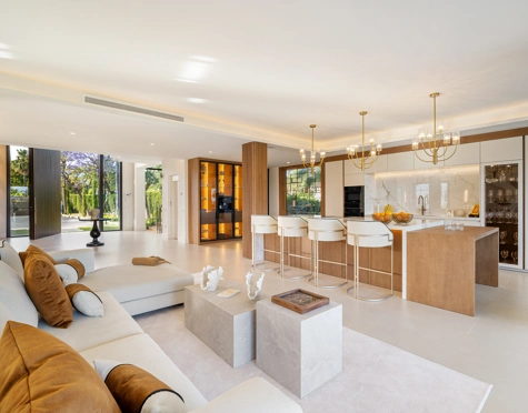 Villa en venta en Los Naranjos, Nueva Andalucia