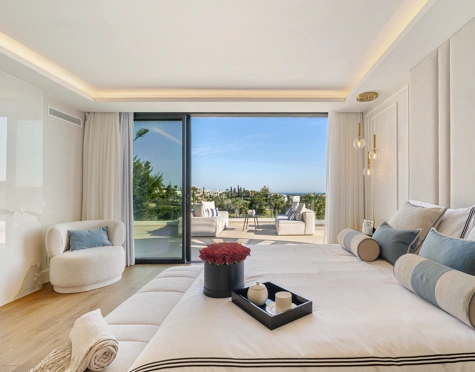 Villa en venta en Los Naranjos, Nueva Andalucia