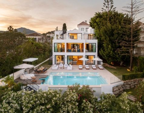 Villa en venta en Los Naranjos, Nueva Andalucia