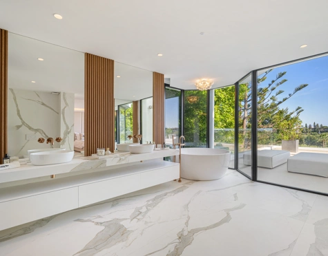 Villa en venta en Los Naranjos, Nueva Andalucia