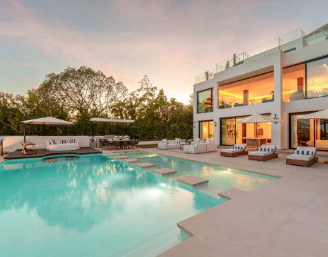Villa en venta en Los Naranjos, Nueva Andalucia