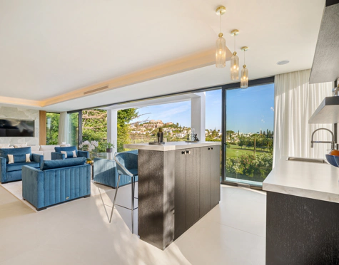 Villa en venta en Los Naranjos, Nueva Andalucia