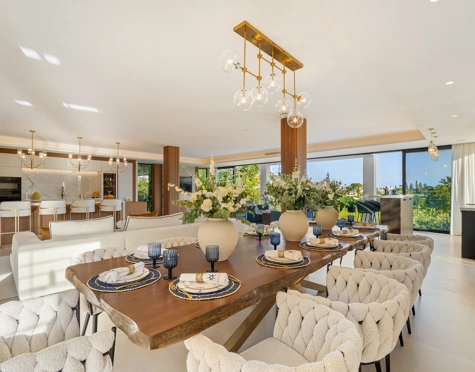 Villa en venta en Los Naranjos, Nueva Andalucia
