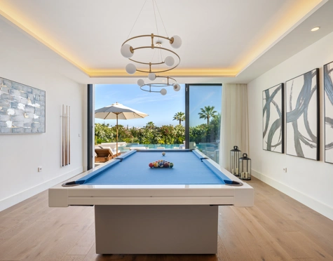 Villa en venta en Los Naranjos, Nueva Andalucia