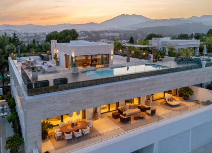 SKY VILLA DE LUJO CON VISTAS PANORÁMICAS Y PISCINA PRIVADA
