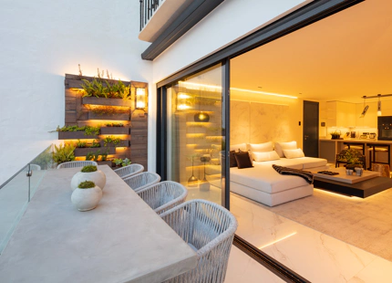 APARTAMENTO CONTEMPORÁNEO EN PRIMERA LÍNEA DE MARINA EN PUERTO BANÚS