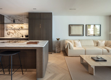 ELEGANT SEASIDE APARTMENT WITH TERRACE IN PUENTE ROMANO