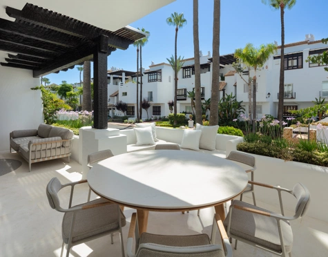 Apartment for sale in Marina Puente Romano, Marbella Golden Mile