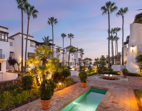 Apartment for sale in Marina Puente Romano, Marbella Golden Mile