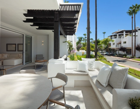 Apartment for sale in Marina Puente Romano, Marbella Golden Mile