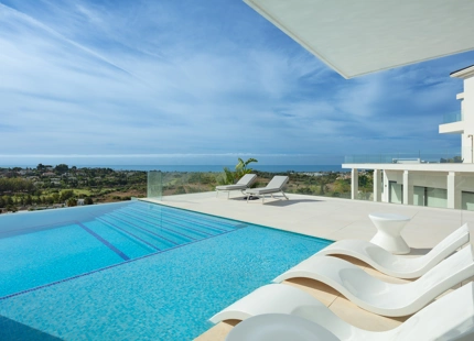 VILLA CONTEMPORÁNEA CON VISTAS PANORÁMICAS EN EL PARAÍSO