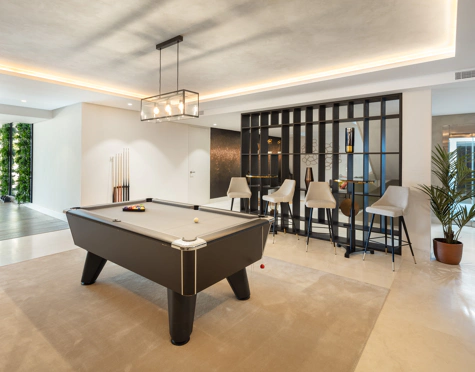 Villa en venta en El Paraiso, Estepona East