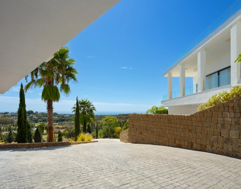 Villa en venta en El Paraiso, Estepona East