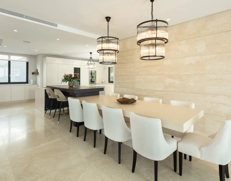Villa en venta en El Paraiso, Estepona East