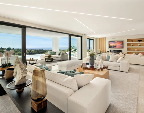 Villa en venta en El Paraiso, Estepona East