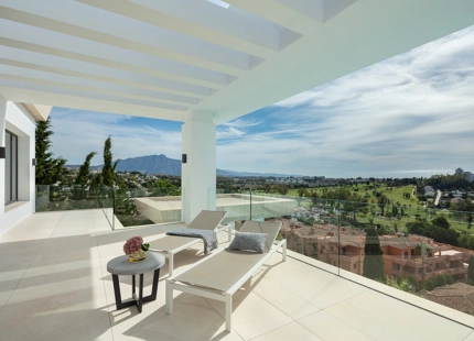 VILLA CONTEMPORÁNEA CON VISTAS PANORÁMICAS EN EL PARAÍSO