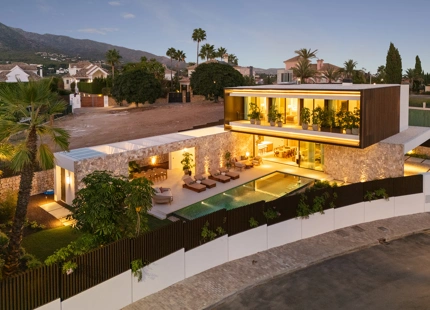 VILLA CONTEMPORÁNEA DE LUJO EN LOMAS DE MARBELLA CLUB EN LA MILLA DE ORO