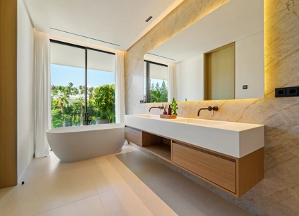 VILLA CONTEMPORÁNEA DE LUJO EN LOMAS DE MARBELLA CLUB EN LA MILLA DE ORO