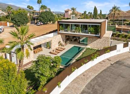 VILLA CONTEMPORÁNEA DE LUJO EN LOMAS DE MARBELLA CLUB EN LA MILLA DE ORO