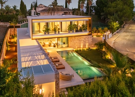 VILLA CONTEMPORÁNEA DE LUJO EN LOMAS DE MARBELLA CLUB EN LA MILLA DE ORO