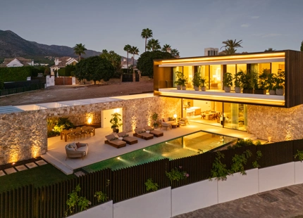 VILLA CONTEMPORÁNEA DE LUJO EN LOMAS DE MARBELLA CLUB EN LA MILLA DE ORO