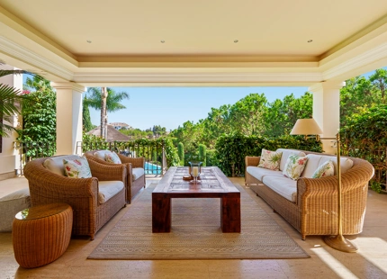 ELEGANTE VILLA ANDALUZA EN LA MILLA DE ORO DE MARBELLA