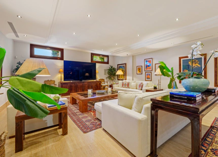 ELEGANTE VILLA ANDALUZA EN LA MILLA DE ORO DE MARBELLA