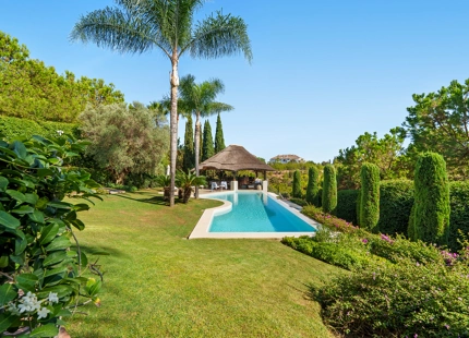 ELEGANTE VILLA ANDALUZA EN LA MILLA DE ORO DE MARBELLA