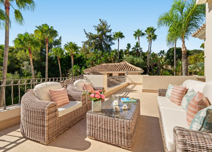 ELEGANTE VILLA ANDALUZA EN LA MILLA DE ORO DE MARBELLA