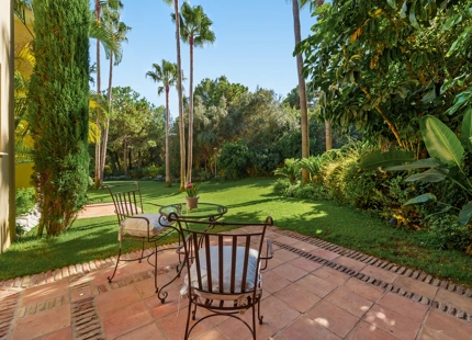 ELEGANTE VILLA ANDALUZA EN LA MILLA DE ORO DE MARBELLA
