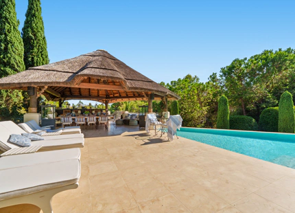 ELEGANTE VILLA ANDALUZA EN LA MILLA DE ORO DE MARBELLA