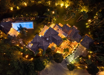 ELEGANTE VILLA ANDALUZA EN LA MILLA DE ORO DE MARBELLA