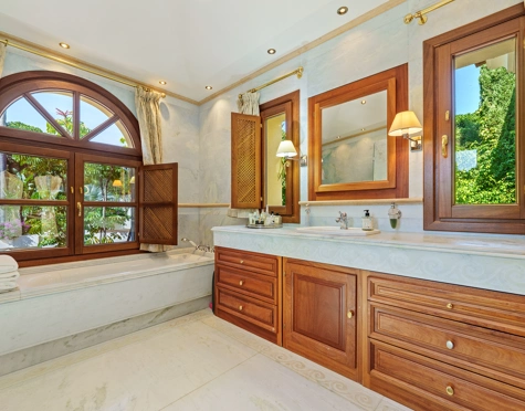 Villa for sale in Las Lomas del Marbella Club, Marbella Golden Mile