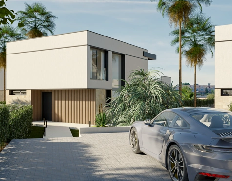 Villa for sale in New Golden Mile, Estepona East