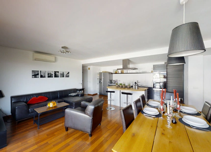 PARTE DE VILLA CON DOS APARTAMENTOS INDEPENDIENTES Y PISCINA CLIMATIZADA EN MIJAS