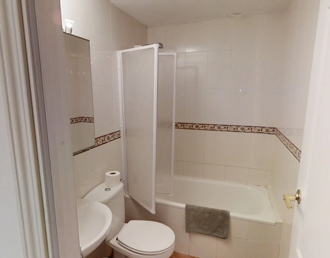 PART OF A VILLA WITH TWO INDEPENDENT APARTMENTS AND HEATED POOL IN MIJAS