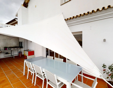 PART OF A VILLA WITH TWO INDEPENDENT APARTMENTS AND HEATED POOL IN MIJAS